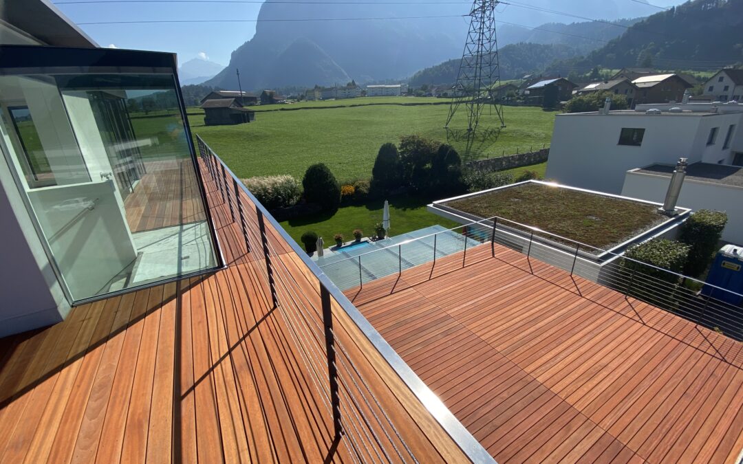 170 m² neuer Bodenrost aus Holz